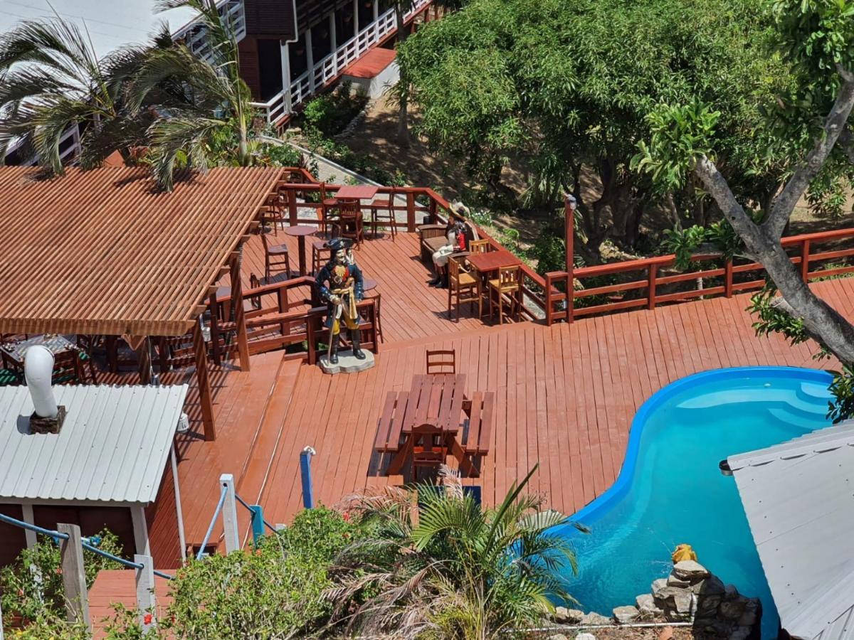 Hotel And Dive Center Roatan Yacht Club French Harbour Exterior foto