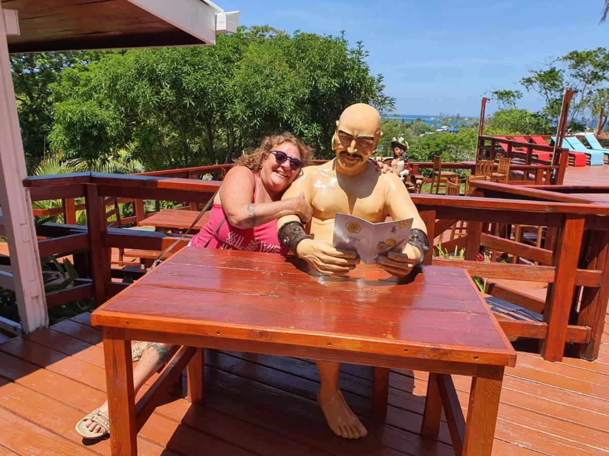 Hotel And Dive Center Roatan Yacht Club French Harbour Exterior foto