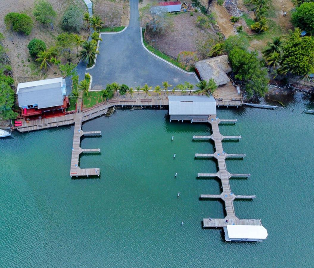 Hotel And Dive Center Roatan Yacht Club French Harbour Exterior foto
