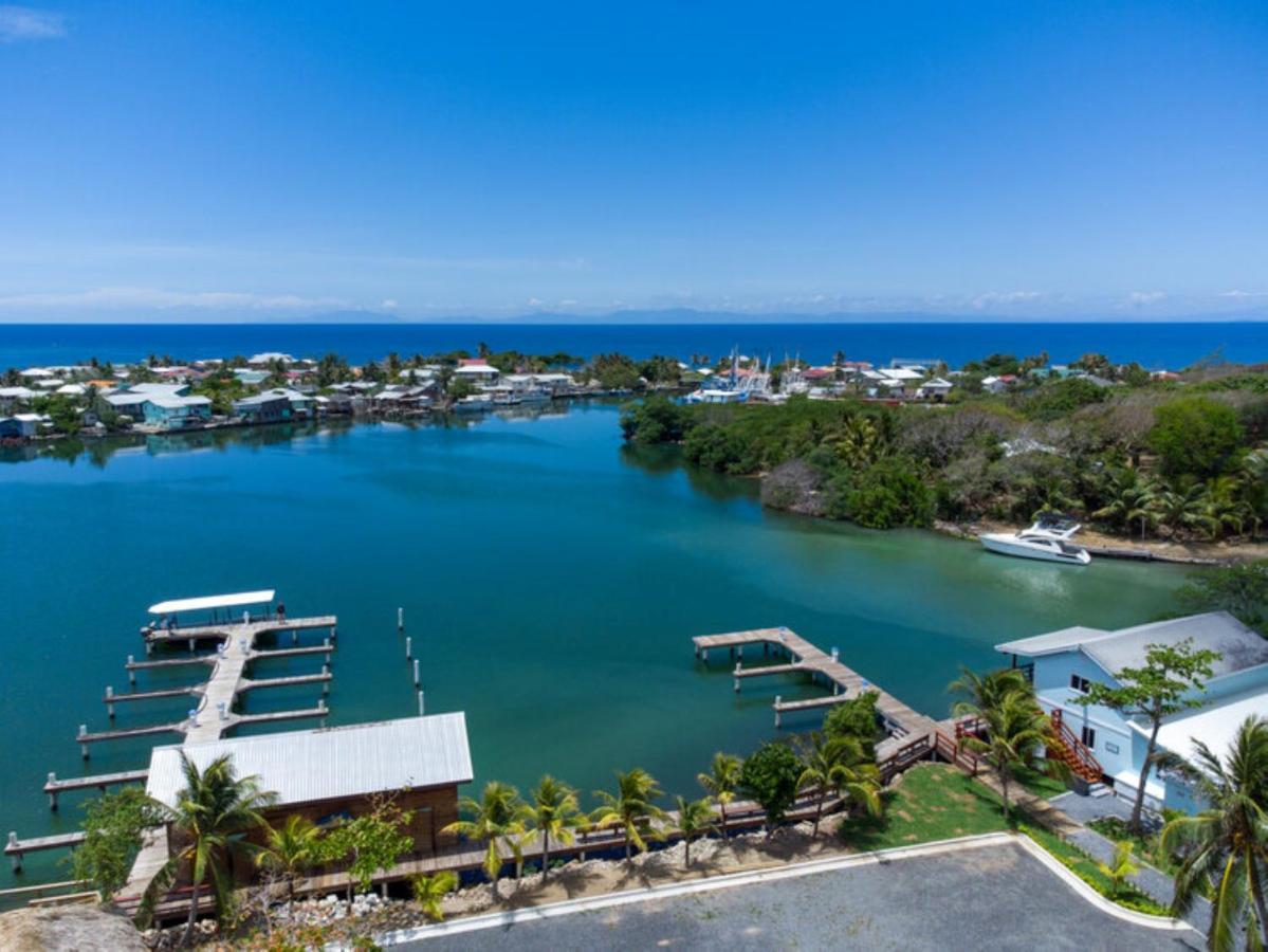 Hotel And Dive Center Roatan Yacht Club French Harbour Exterior foto