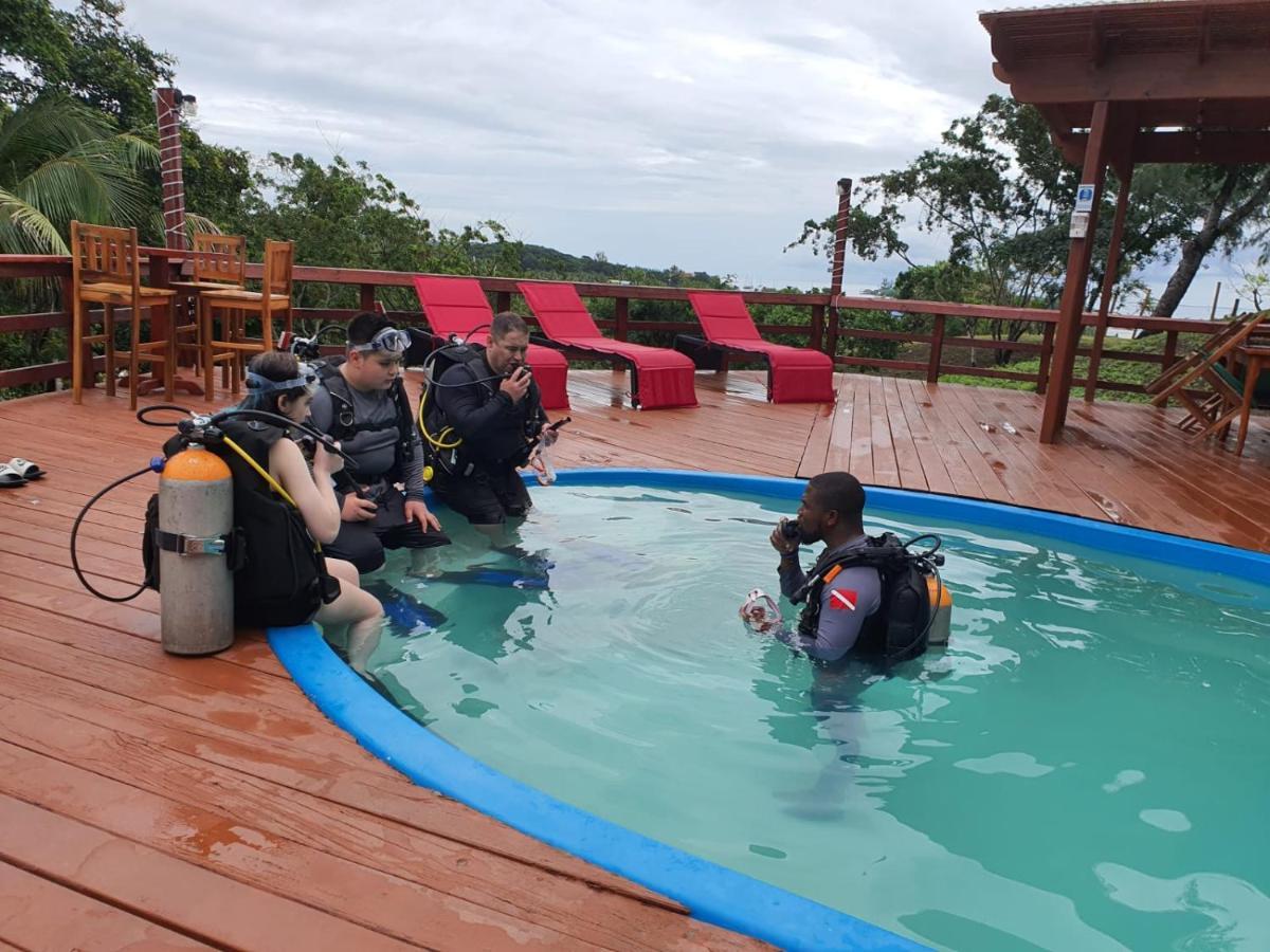 Hotel And Dive Center Roatan Yacht Club French Harbour Exterior foto