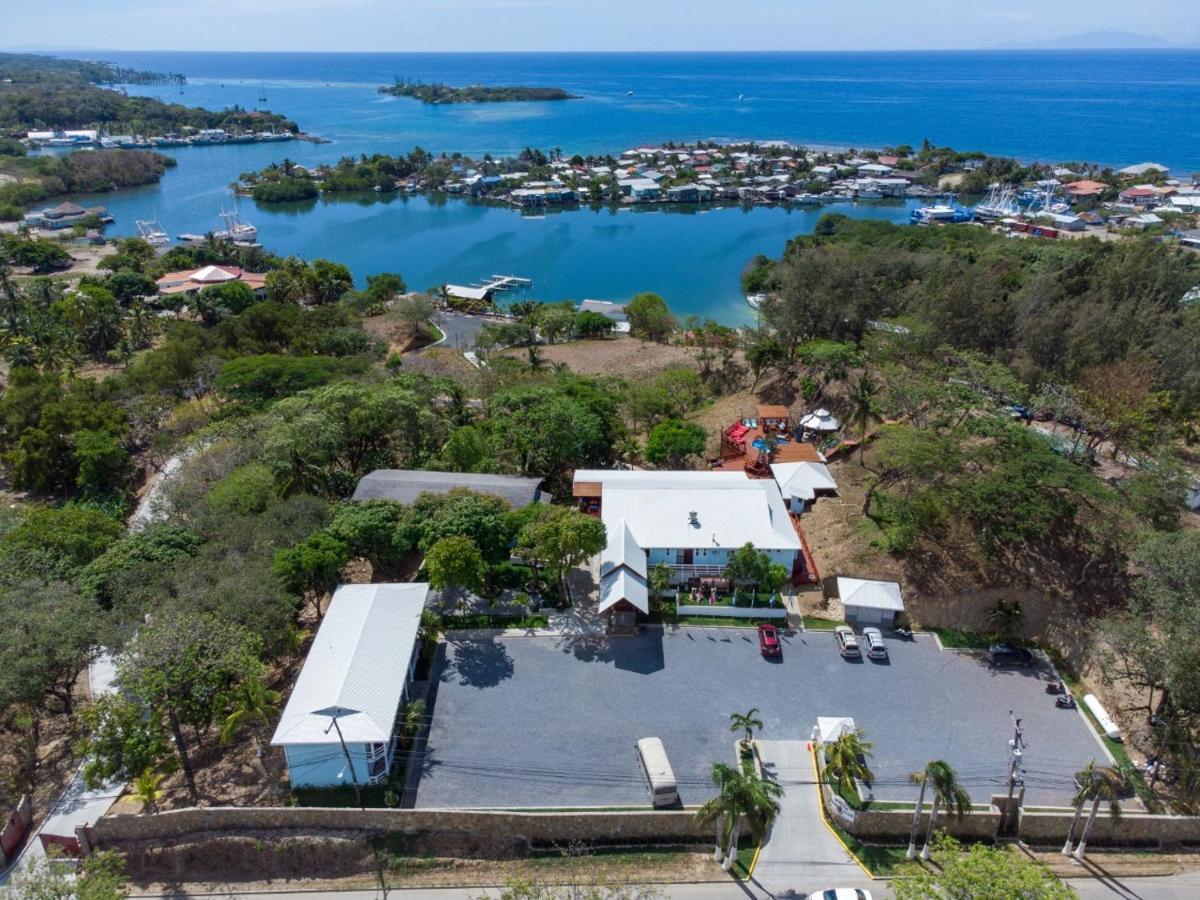 Hotel And Dive Center Roatan Yacht Club French Harbour Exterior foto