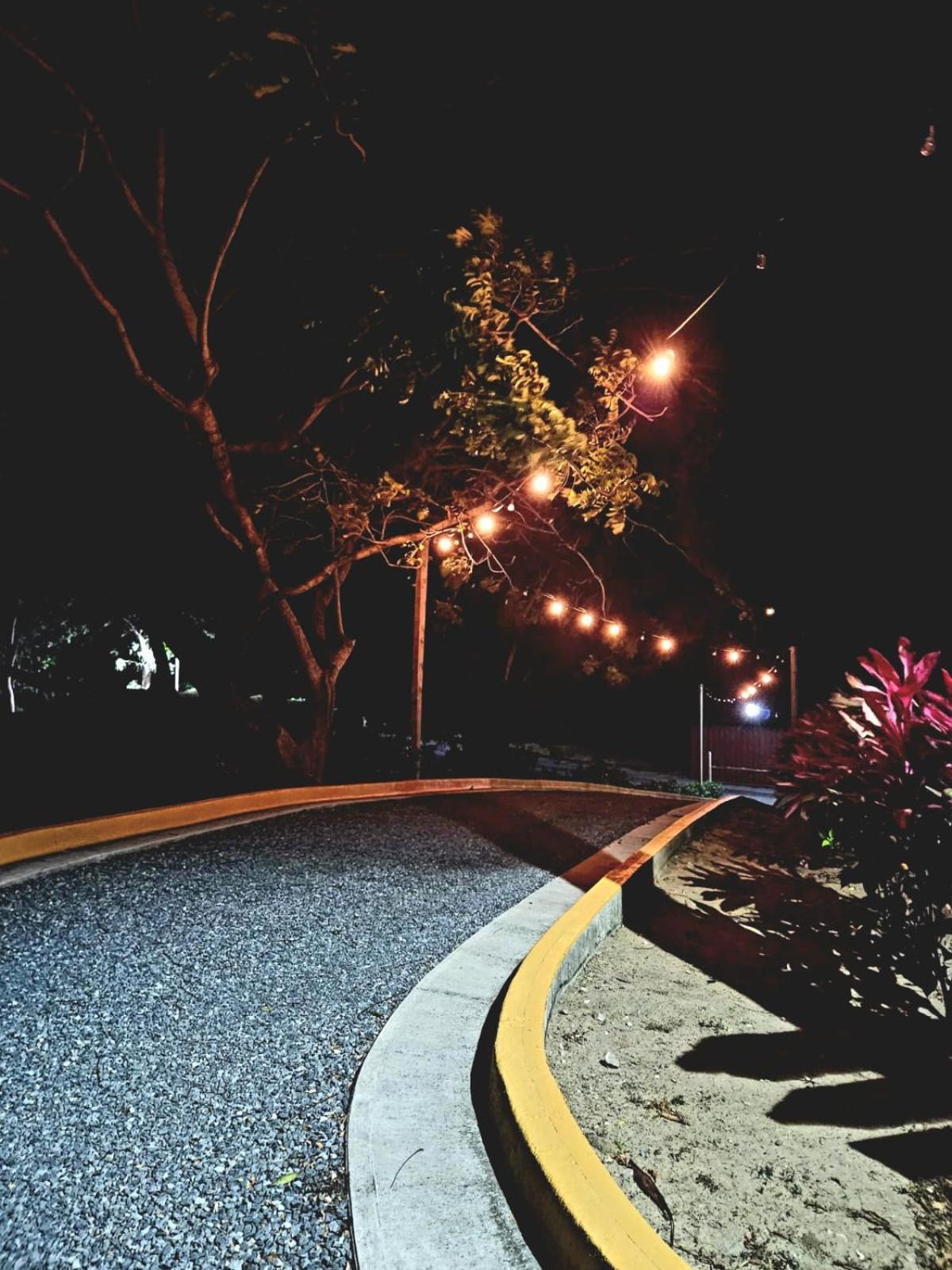 Hotel And Dive Center Roatan Yacht Club French Harbour Exterior foto