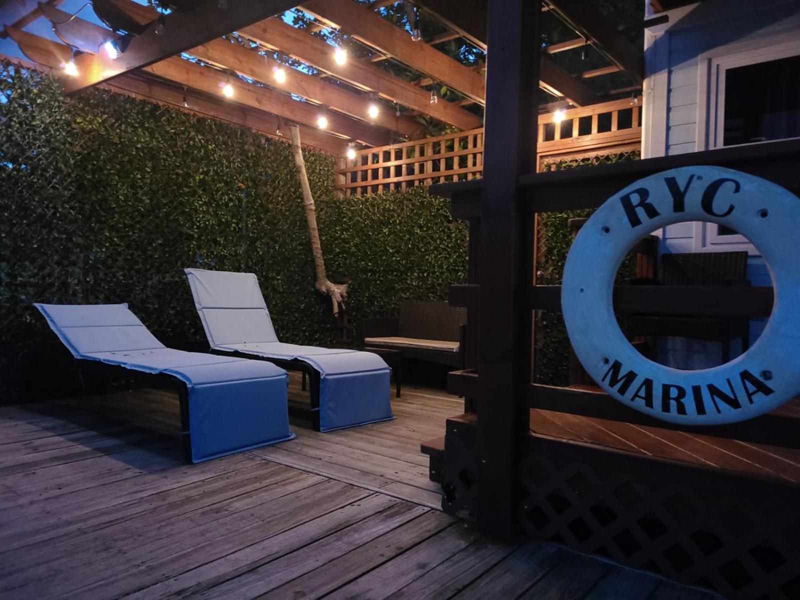 Hotel And Dive Center Roatan Yacht Club French Harbour Exterior foto